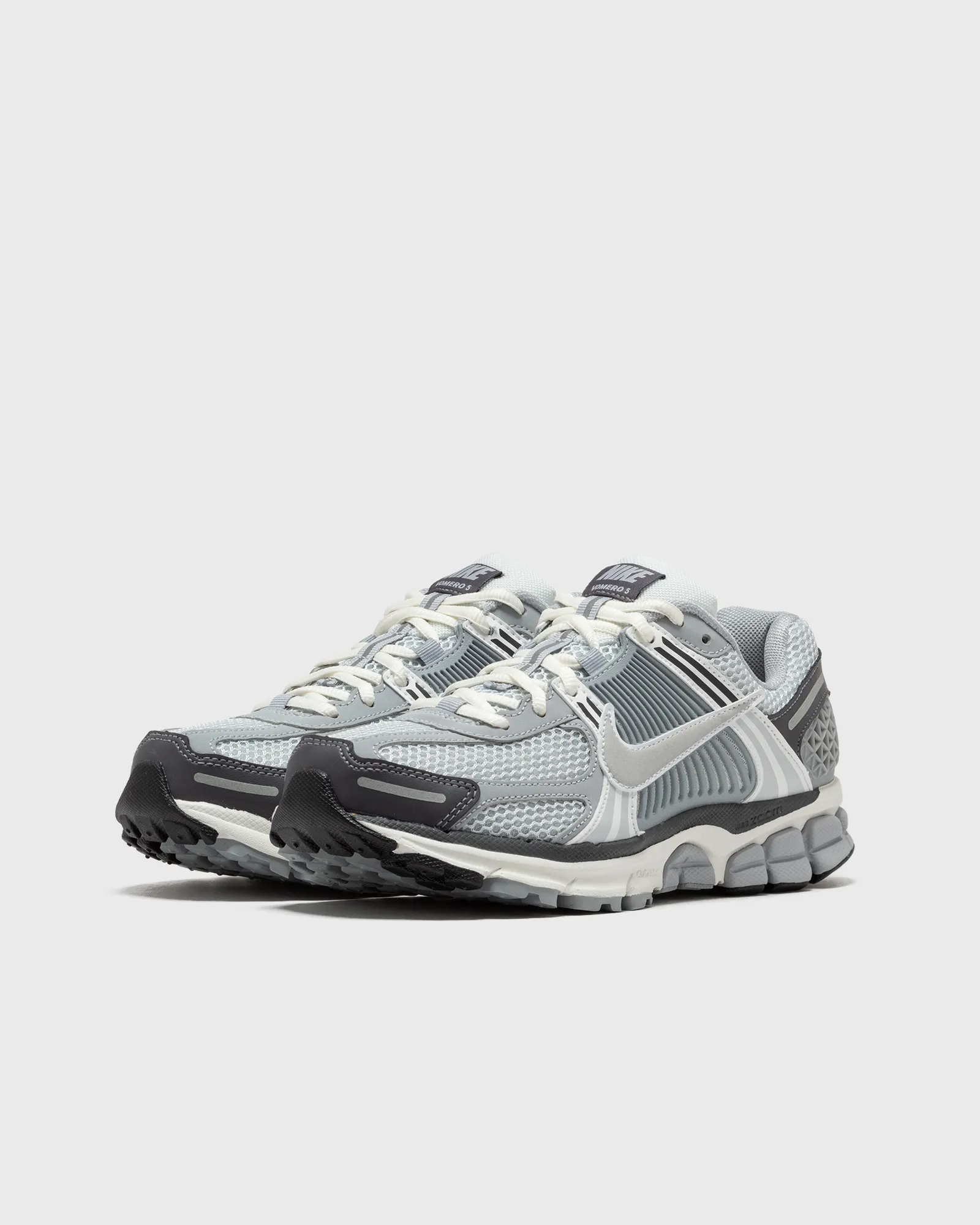 Nike WMNS NIKE ZOOM VOMERO 5