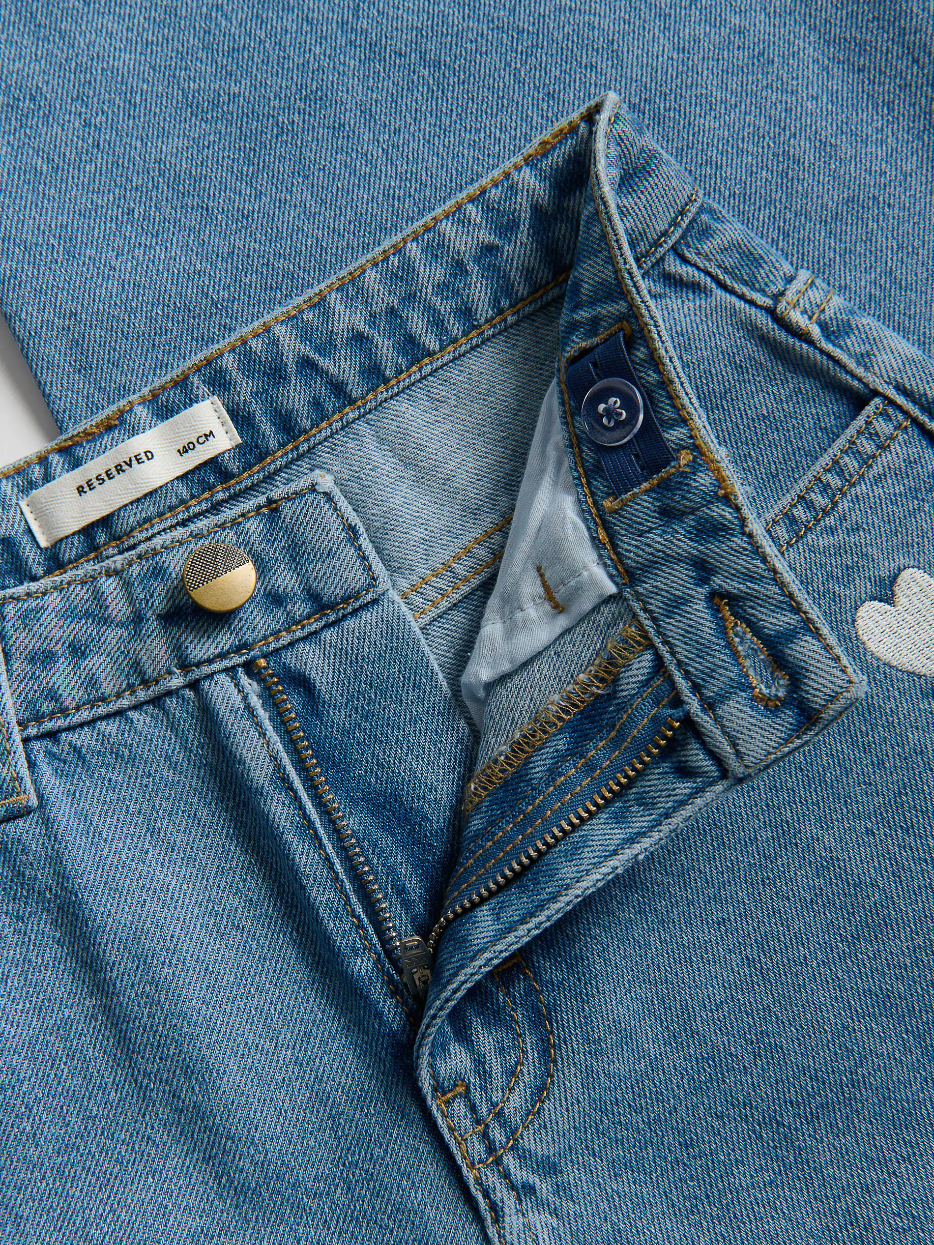 Jeans im Wide leg-Fit mit Stickereidetail