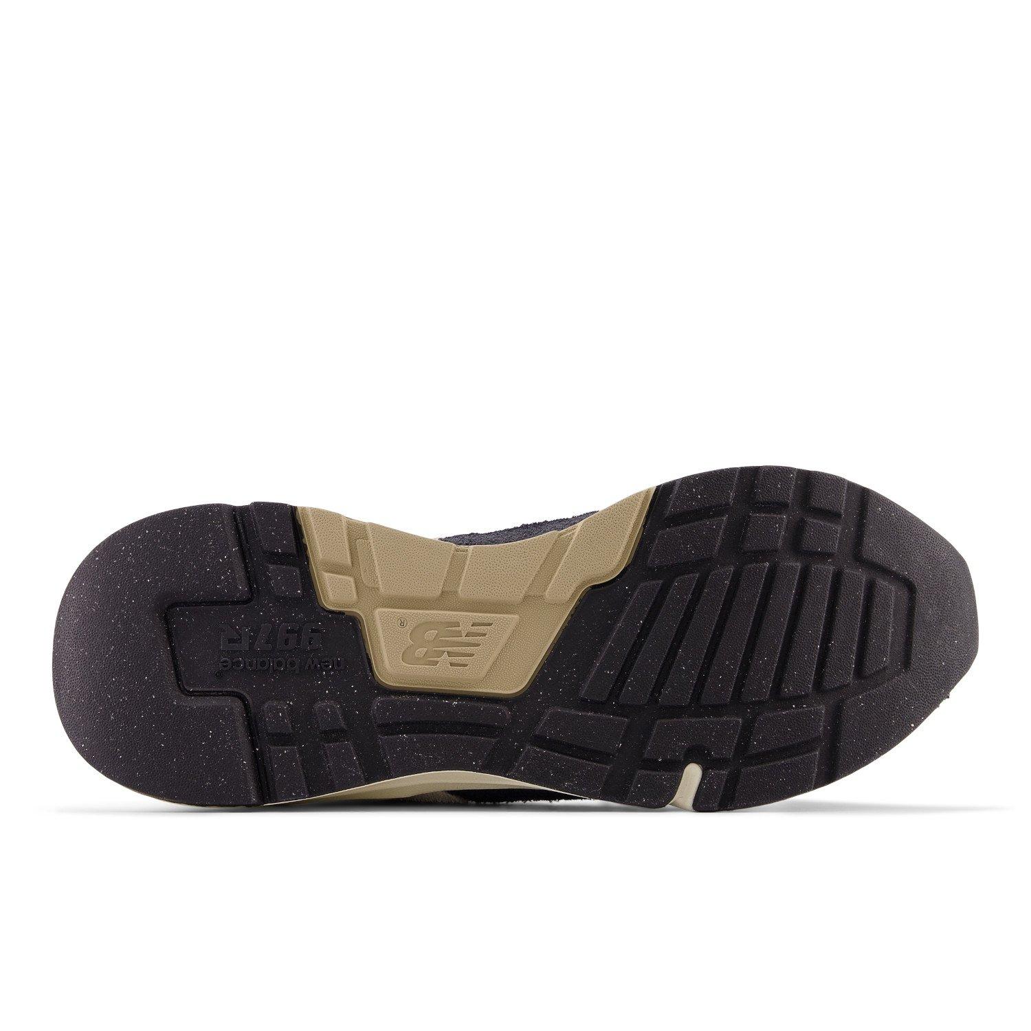 New Balance 977R Trainers