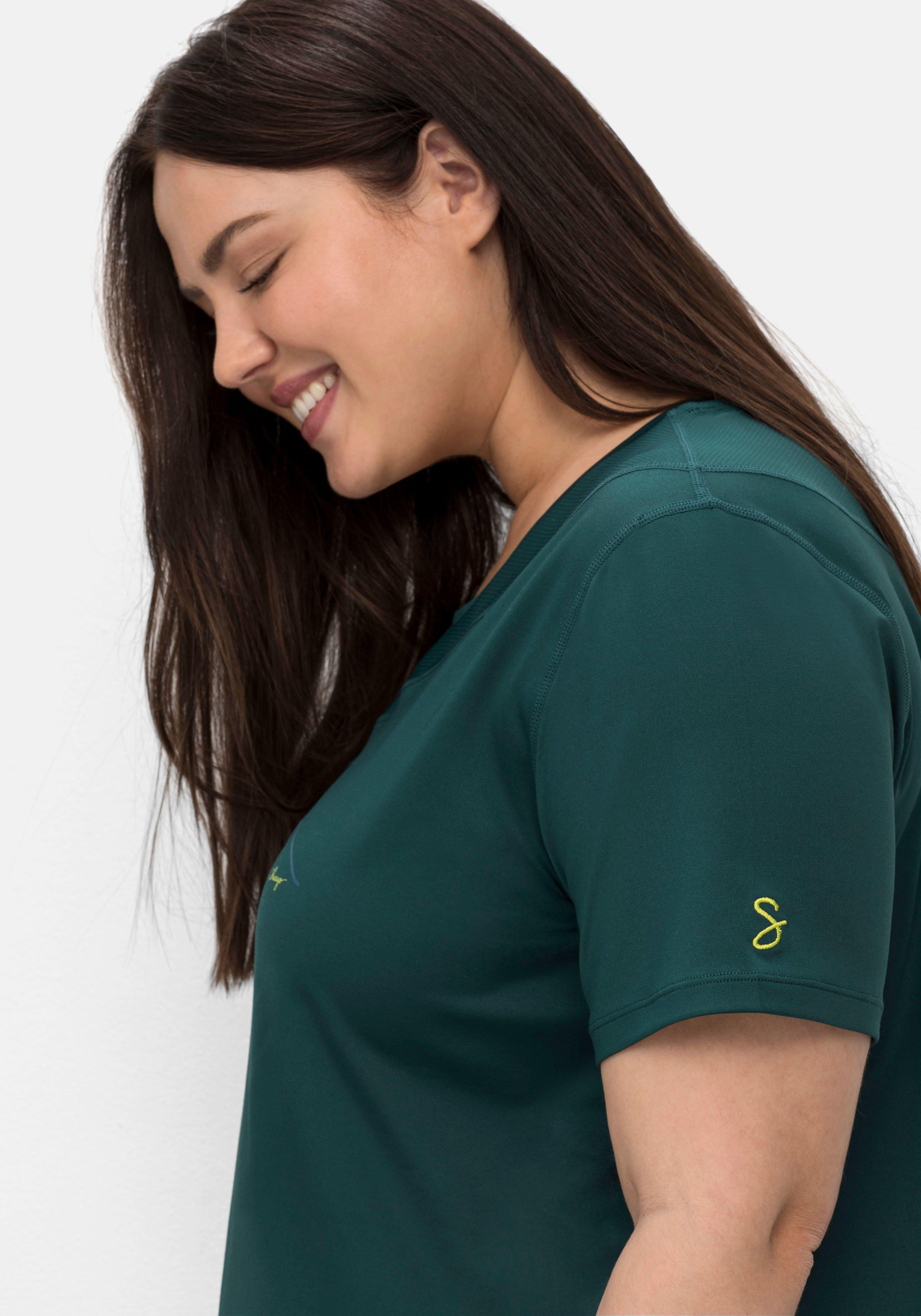 Funktionsshirt mit Mesh-Einsätzen und Frontprint