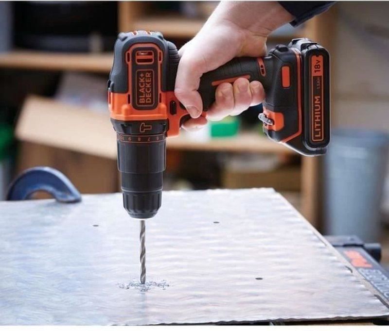 BLACK+DECKER - BDCHD18C2TA-QW - Accuklopboormachine - Zwart - Inclusief 2 Accu's en 30 Accessoires