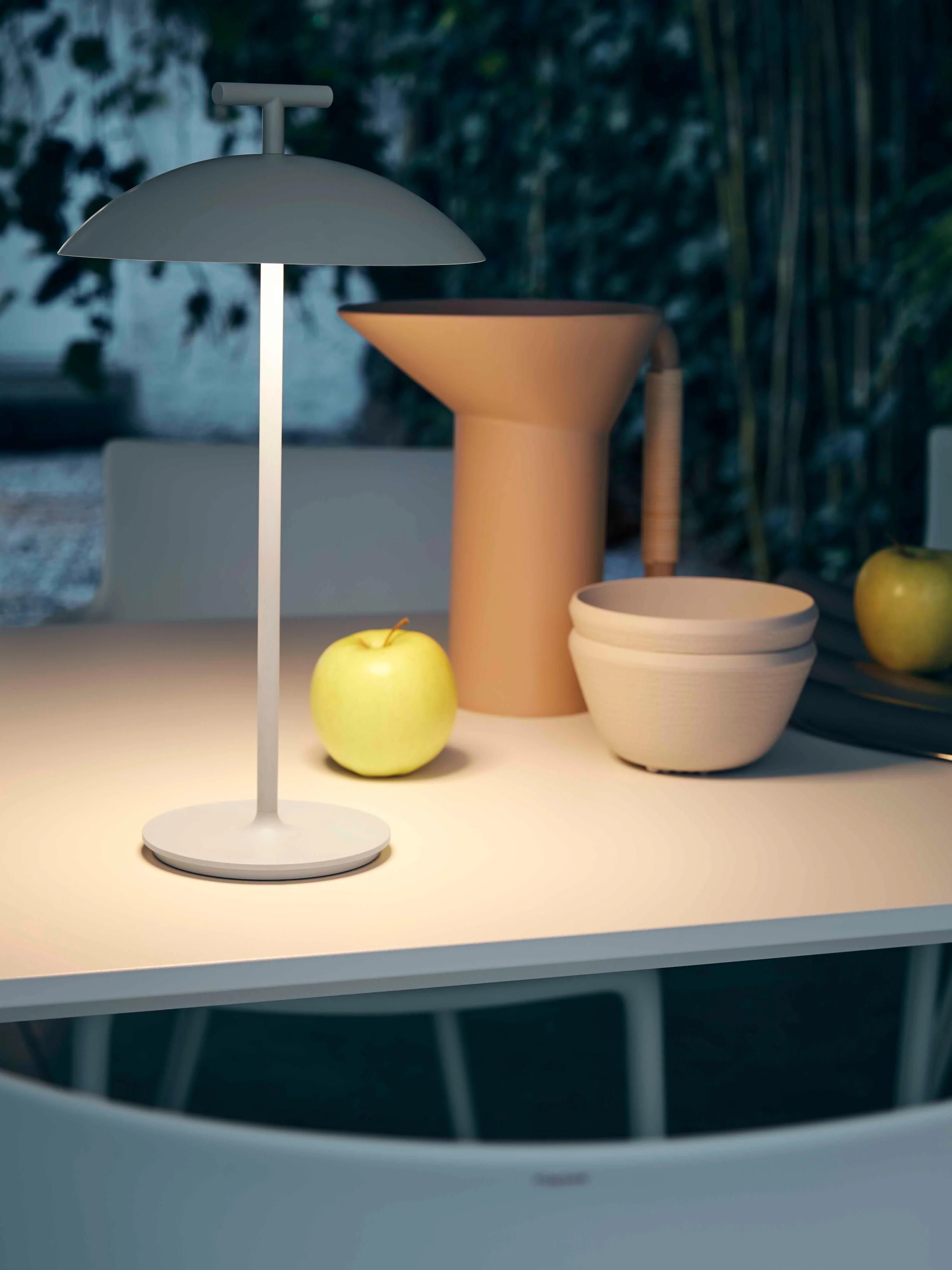 Mobiele in & outdoor LED-tafellamp Mini Geen-A, dimbaar