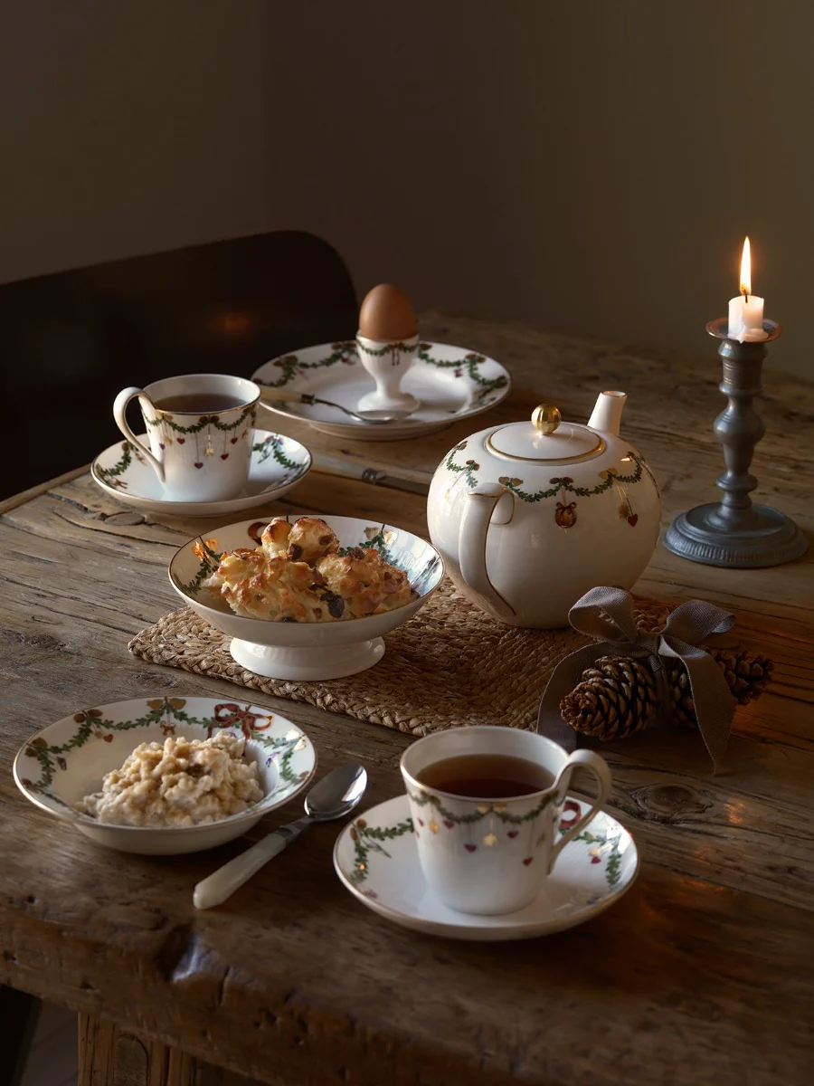 Royal Copenhagen  Stjerne Riflet jul højhankskop m/ underkop - 24 cl.