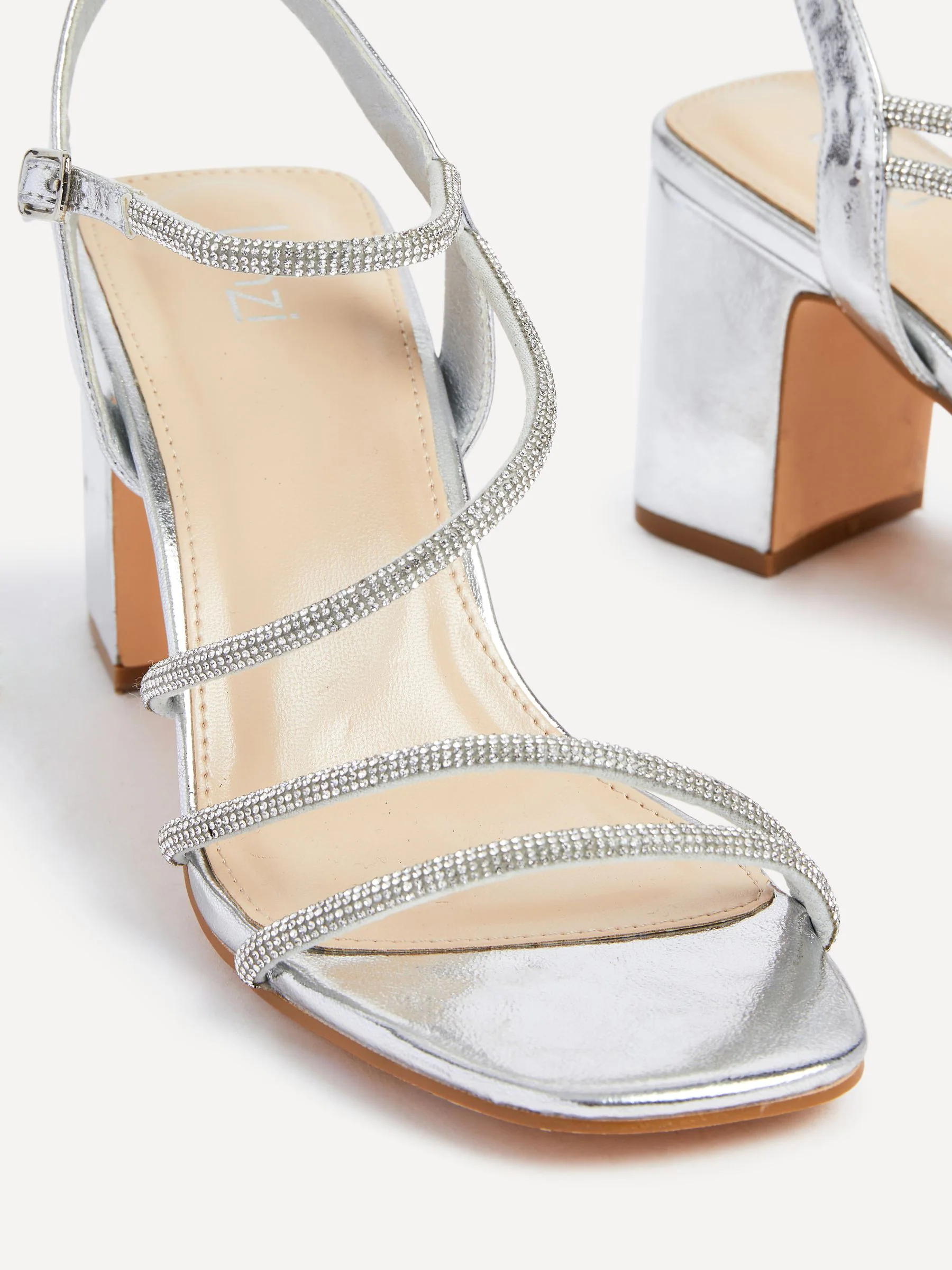 Zilver - Linzi Kira sandalen met bandjes met stras en blokhak