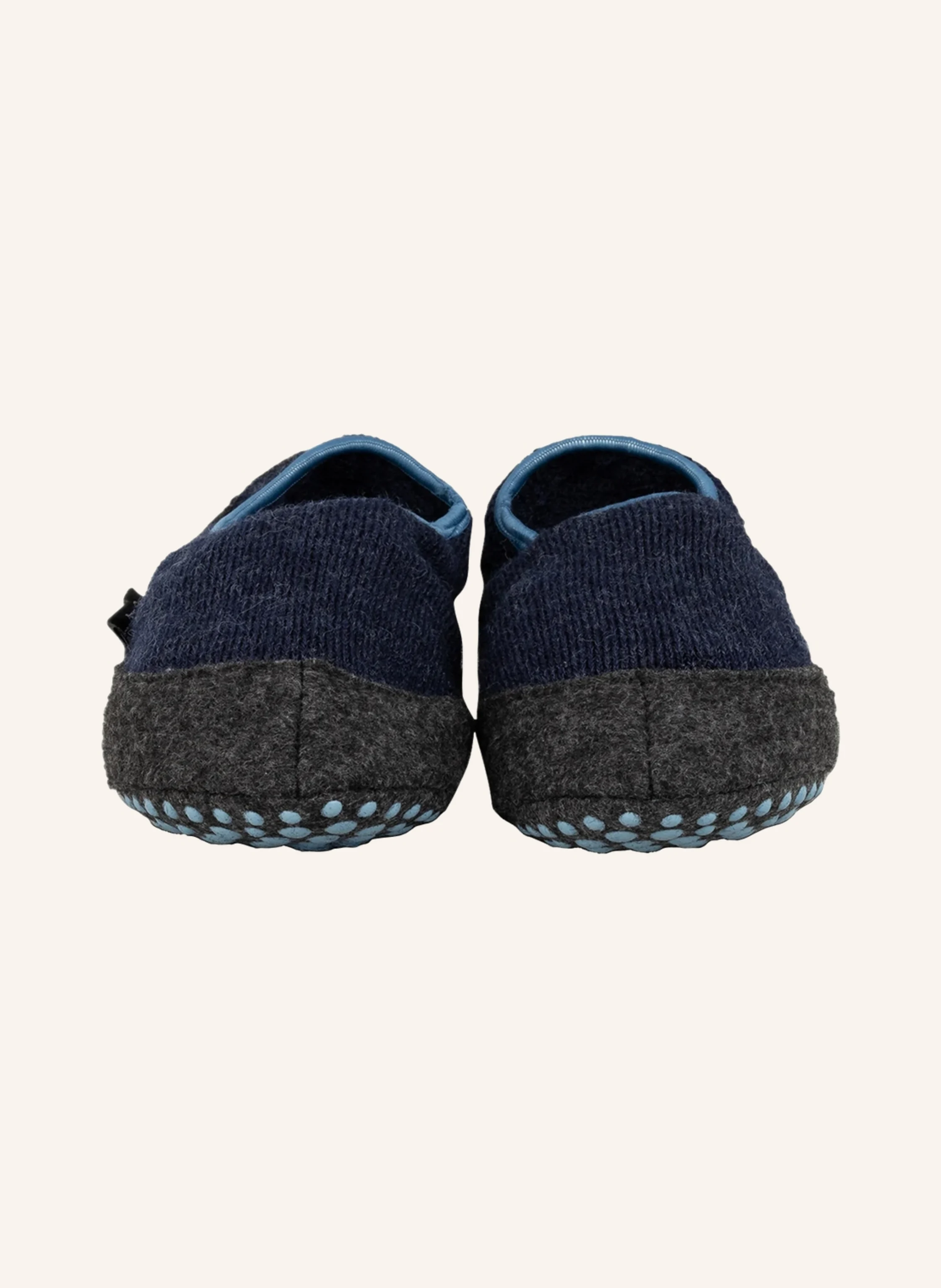 FALKE Stoppersocken COSY SLIPPER aus Merinowolle
