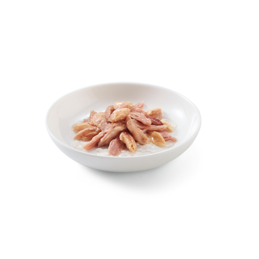 Sachê de 85g de atum com salmão Schesir Adult para gatos.