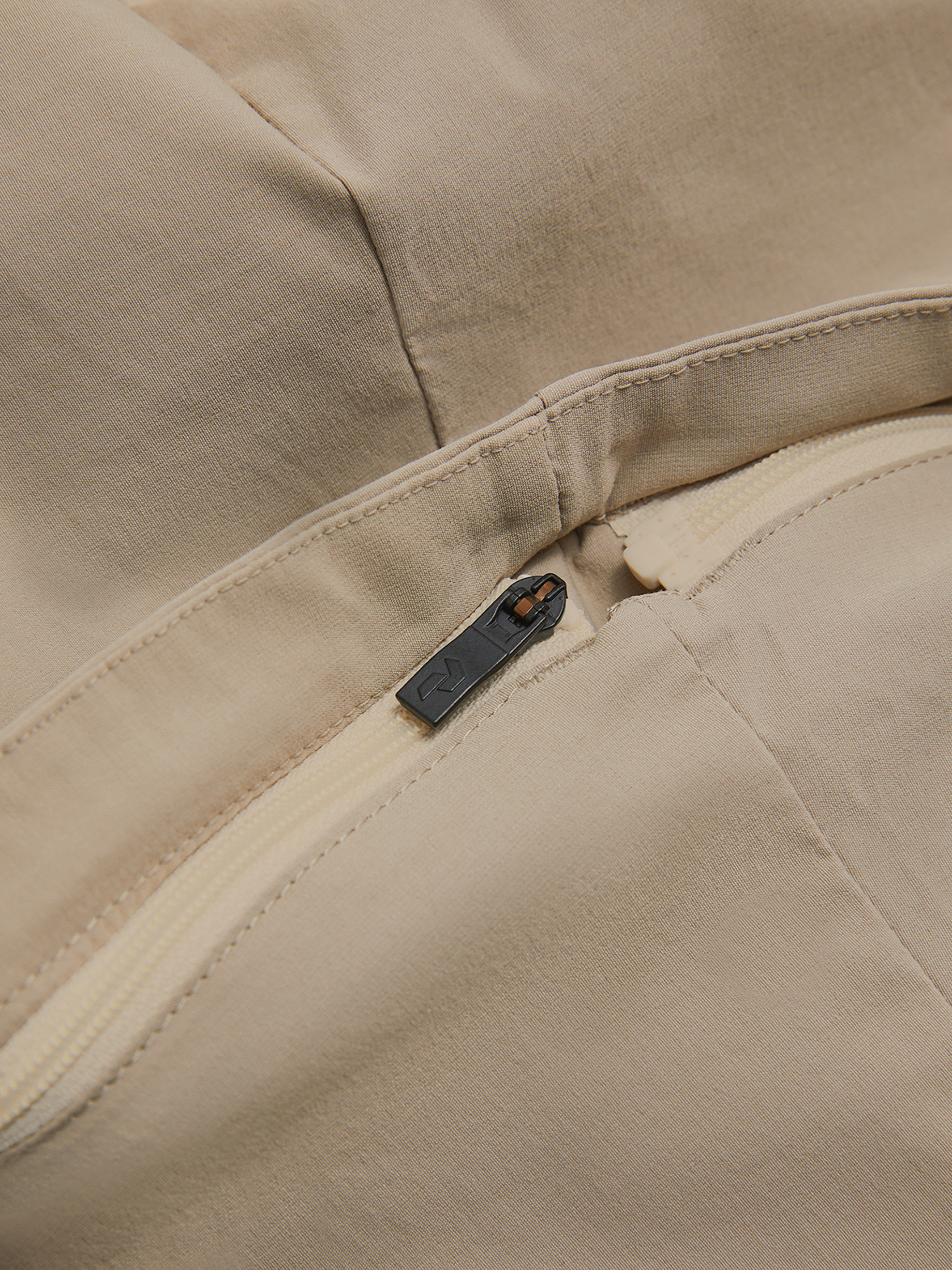 W Iconiq Zip-Off Pants