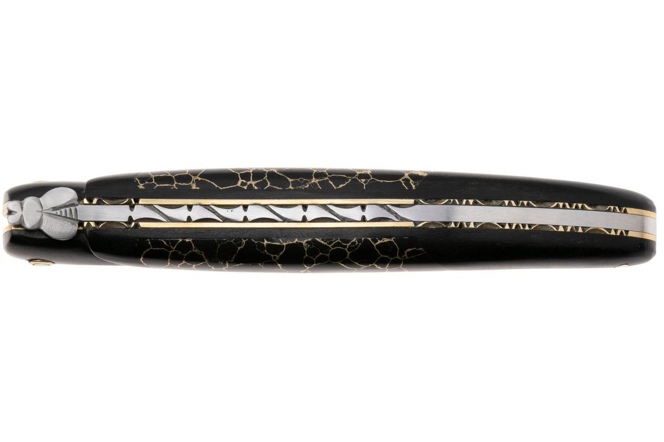 Laguiole en Aubrac Ebony, Onyx Gold Inlay, Handcarved Gold Brass Plates, zakmes, 12 cm