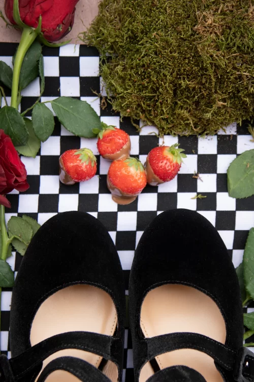 Lola Ramona ♥ Topvintage Alice in Wonderland fluwelen schoenen in zwart