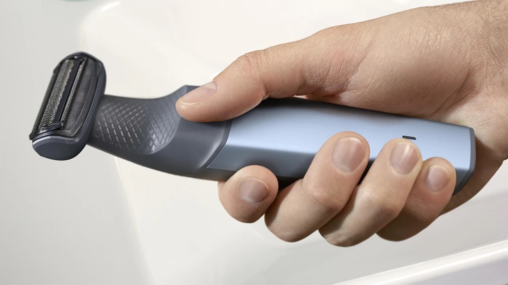 Series 3000 Bodygroom Elektrischer Haarschneider Haar Trimmer Akku Rasierer mit 3 Aufsätzen (BG3015/15) - Blau / Schwarz