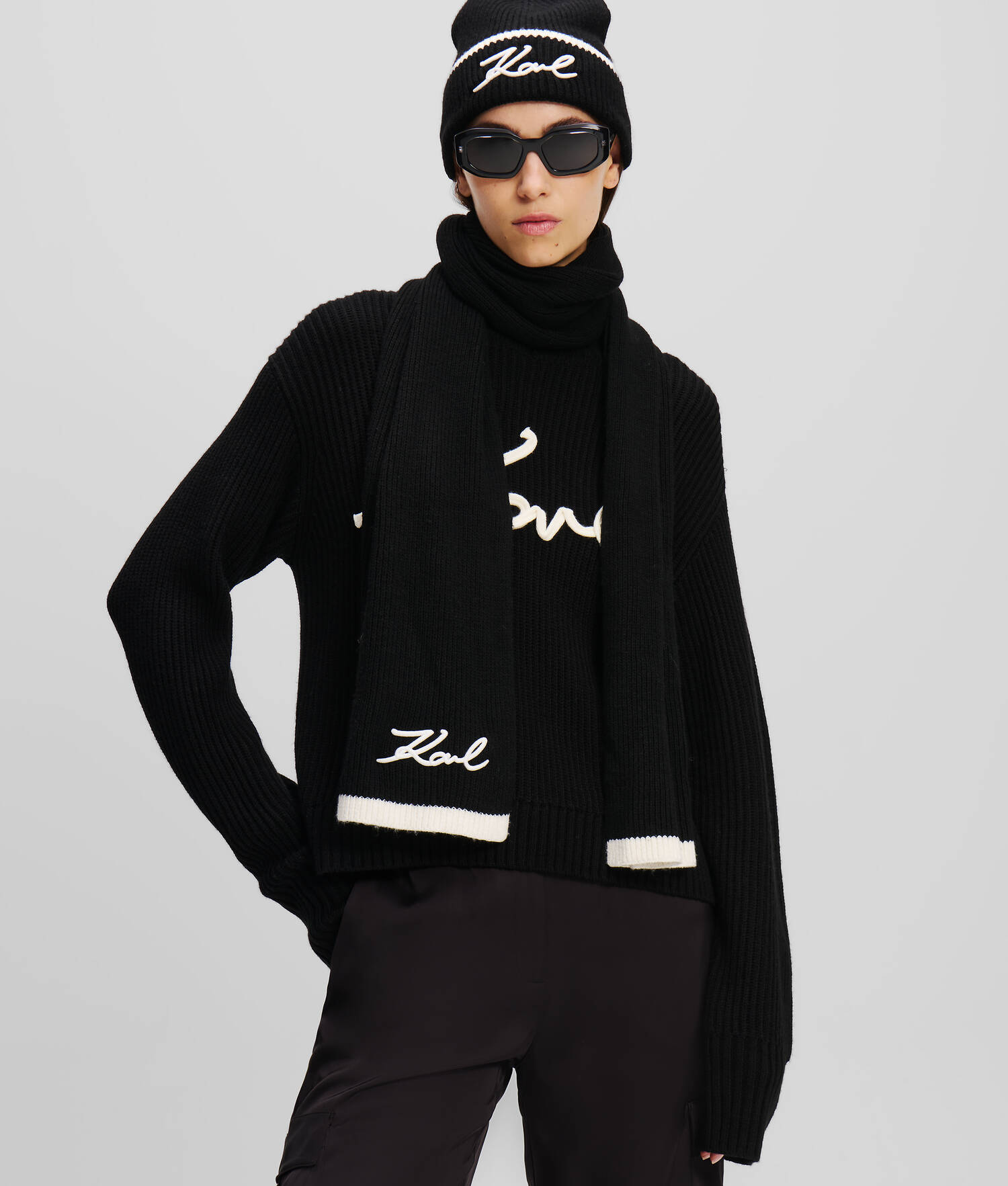 ÉCHARPE EN TRICOT K/SIGNATURE