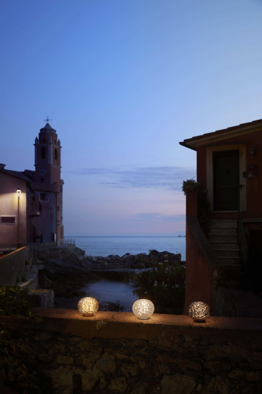Kartell Planet tafellamp LED grijs