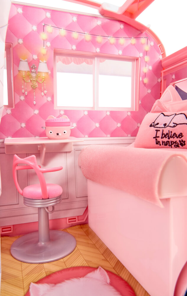 Na! Na! Na! Surprise Kitty-Cat Camper