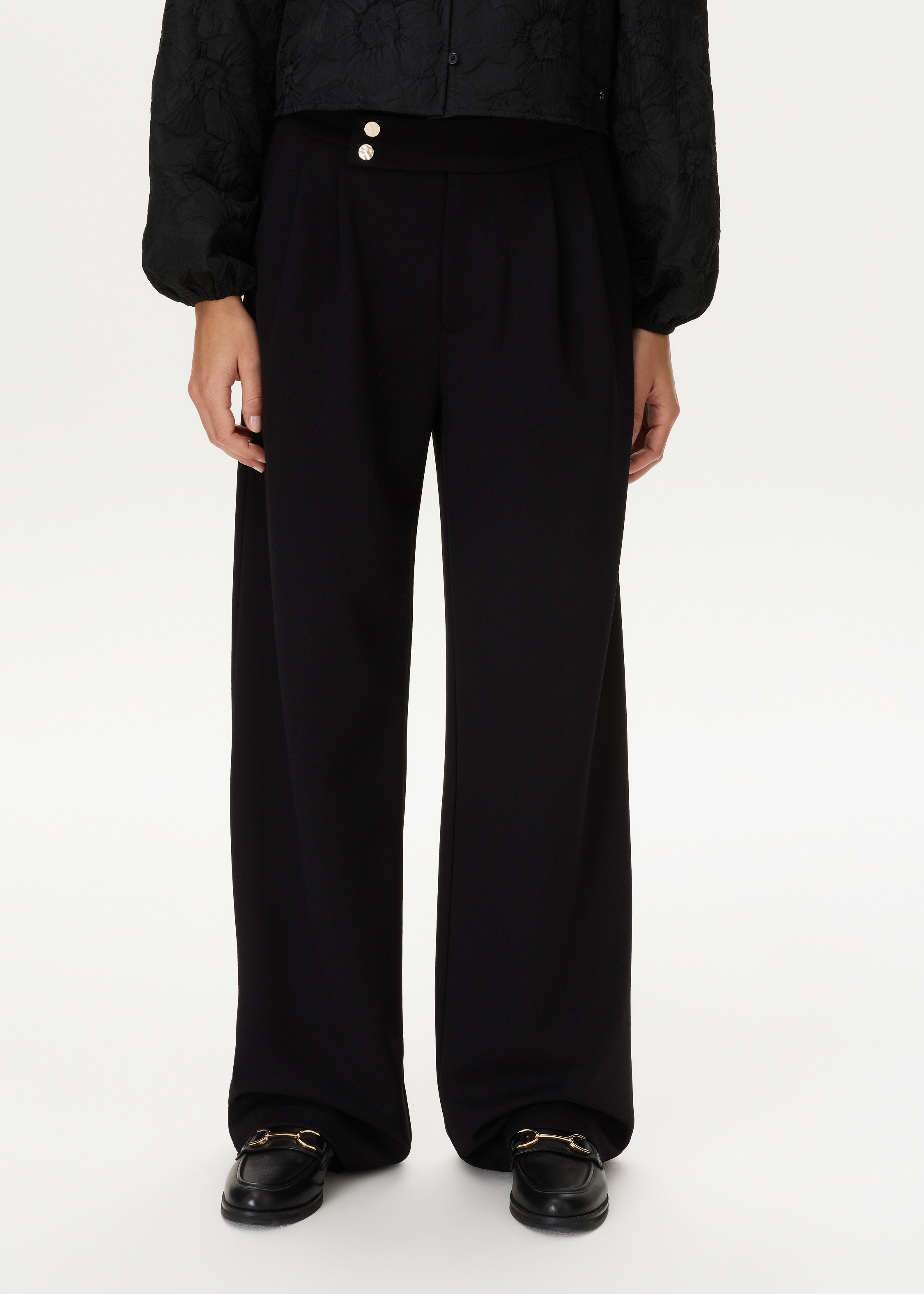 Wijde pantalon met knopen