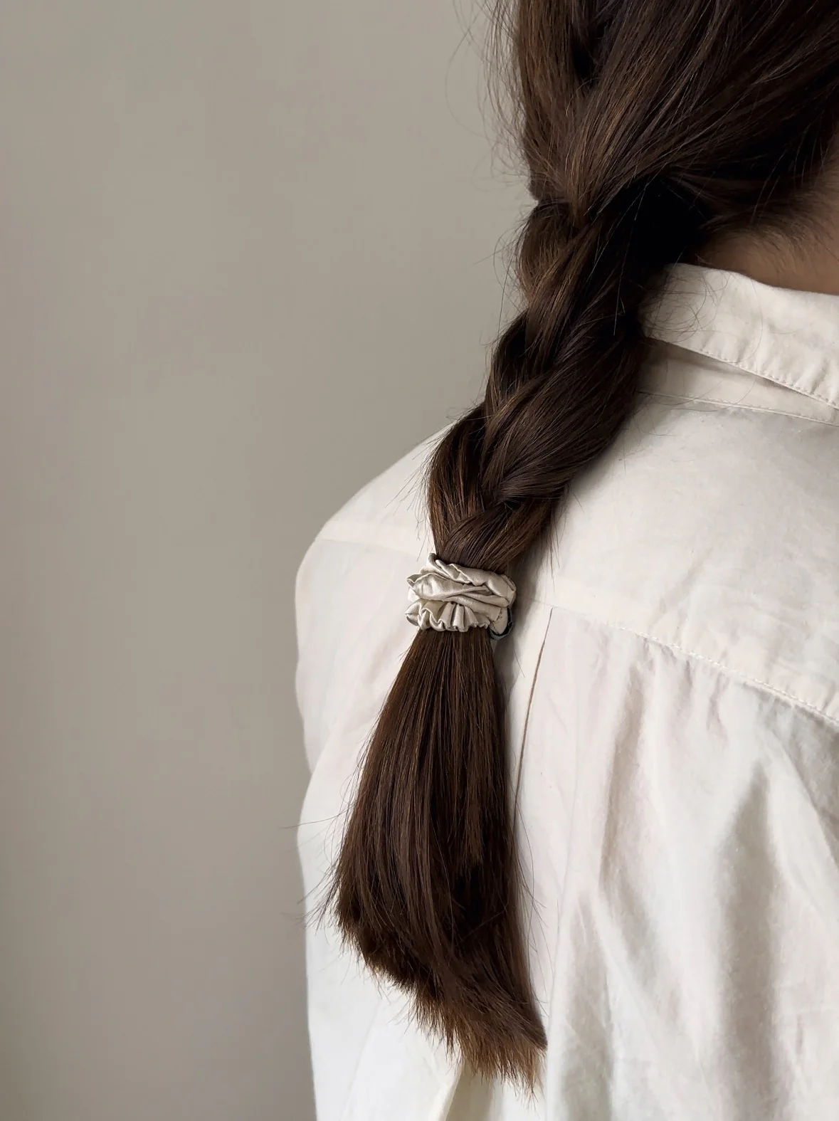 Mellow Mind  Silke scrunchie - beige