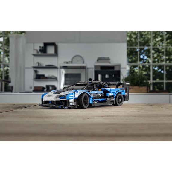 McLaren Senna GTR LEGO Technic 42123