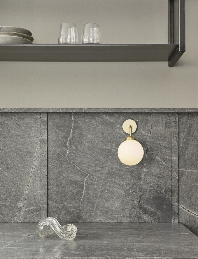 Nuura Apiales Wall, brushed brass / opal Brushed brass / opal