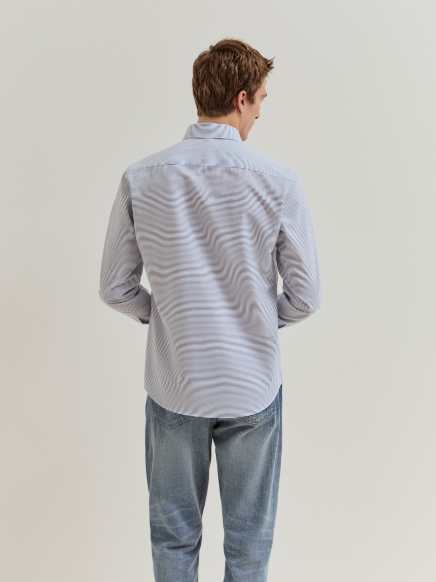 Camisa slim fit de algodão às riscas