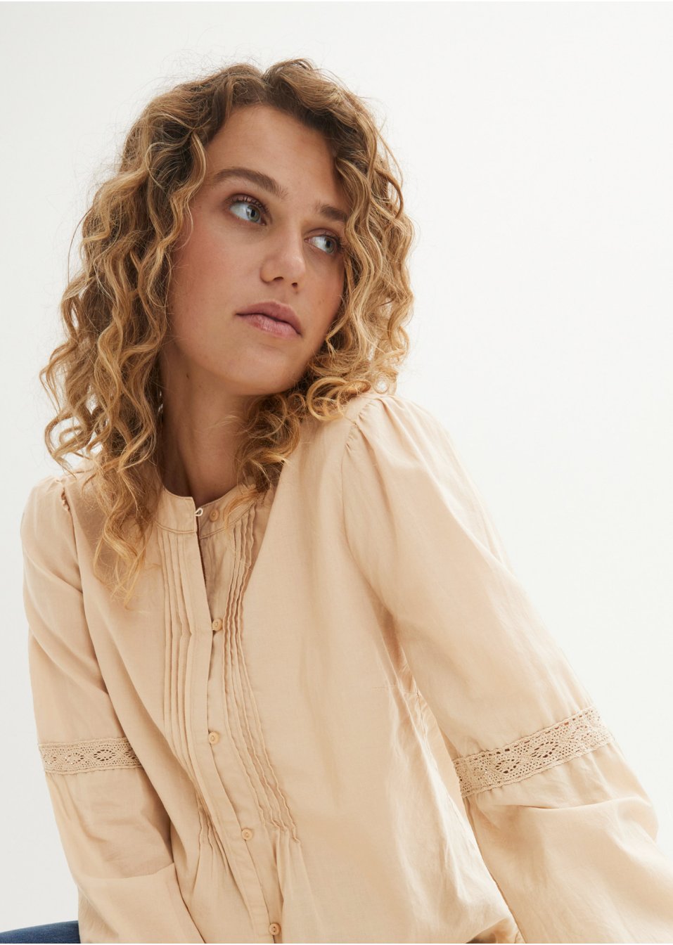 Blouse en coton à dentelle, manches 7/8