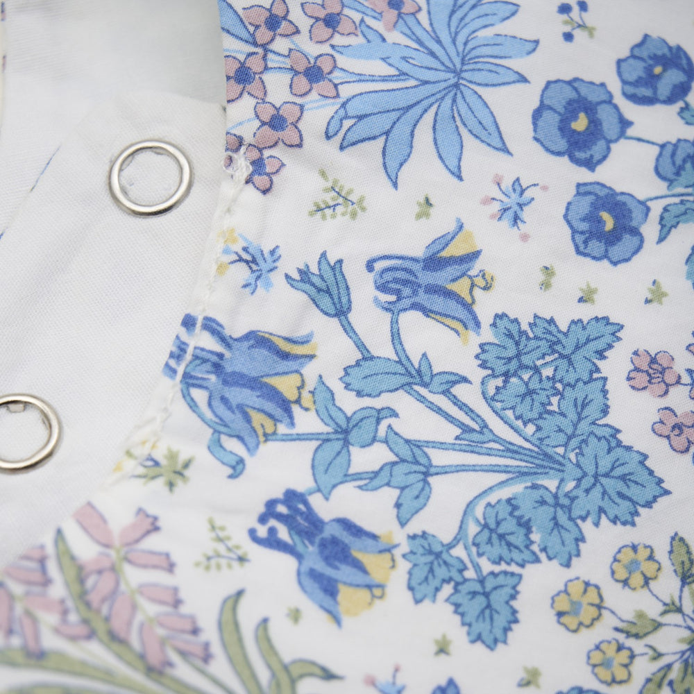 Køb Huttelihut Soft Chambray Hagesmæk I Liberty Stof