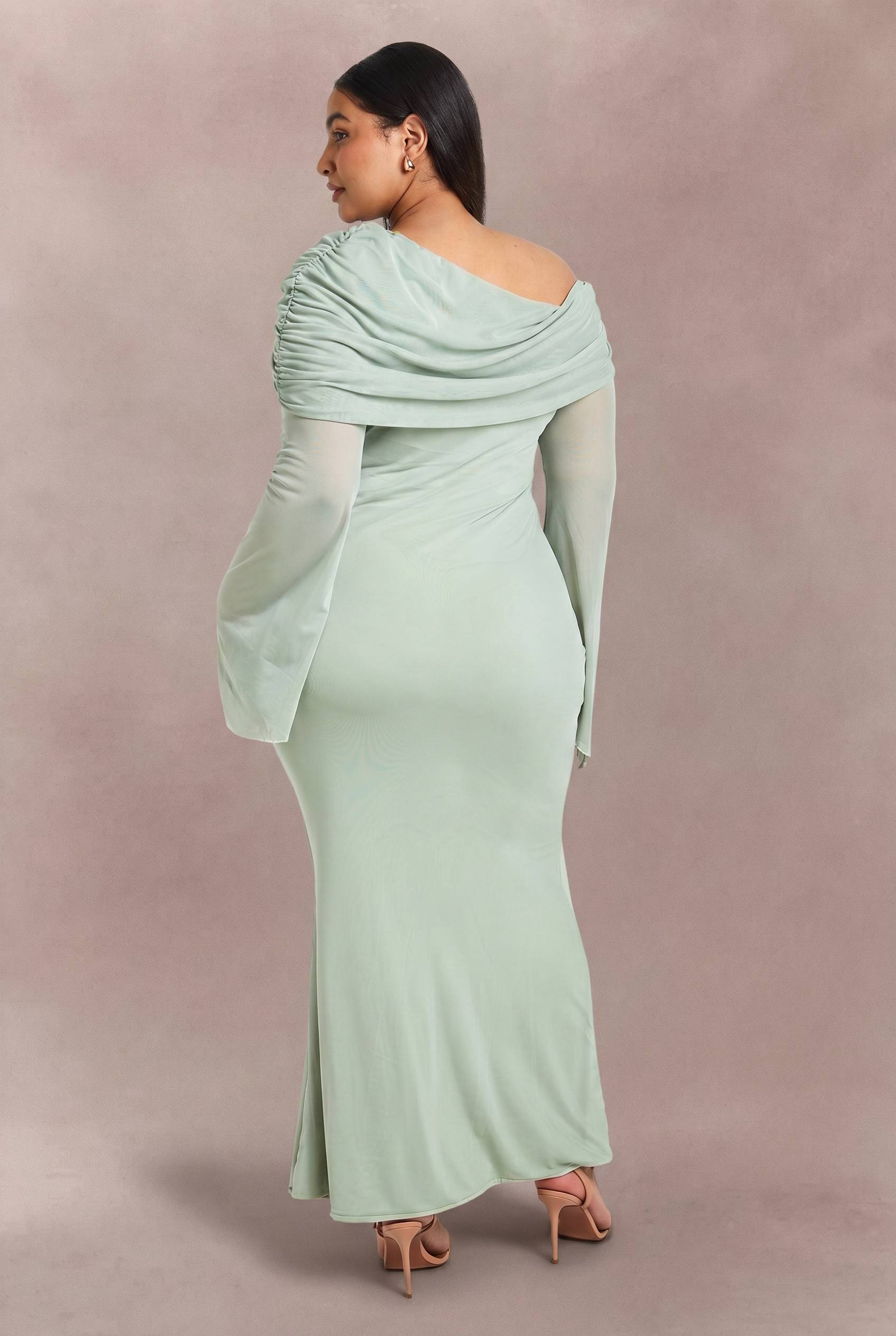 boohoo Robe Maxi Grande Taille En Mesh Bardot Avec Détail Drapé