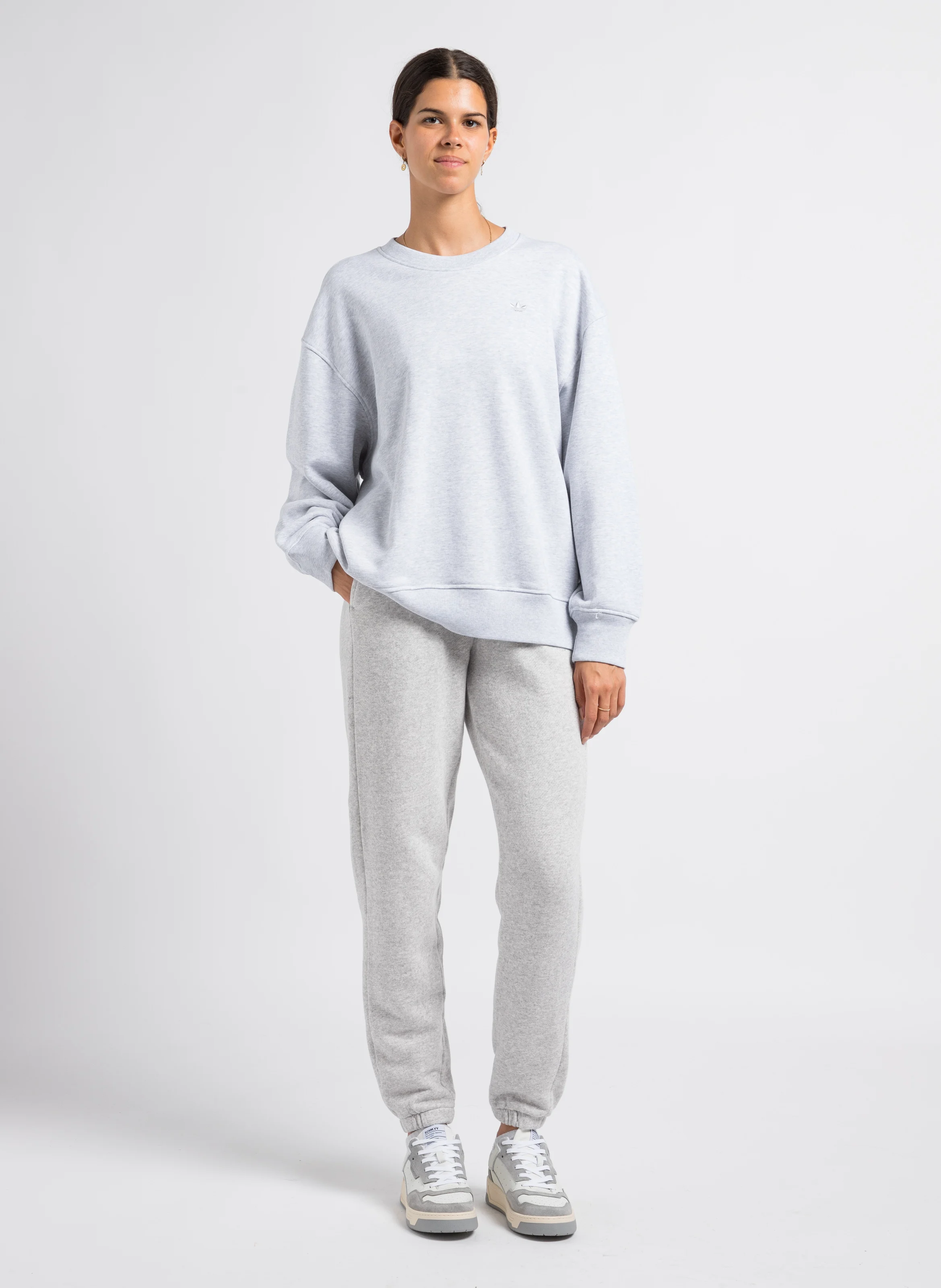 Sweat col rond brodé en coton| Gris