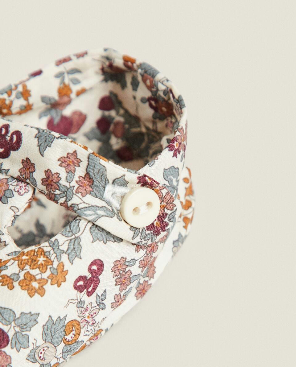 SAPATINHOS INFANTIS EM TECIDO COM ESTAMPA FLORAL