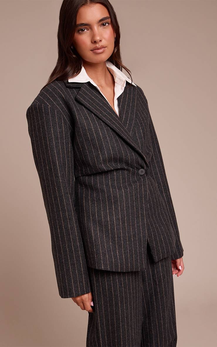 Charbon Blazer Coordonné À Rayures Brossées Et Taille Cintrée