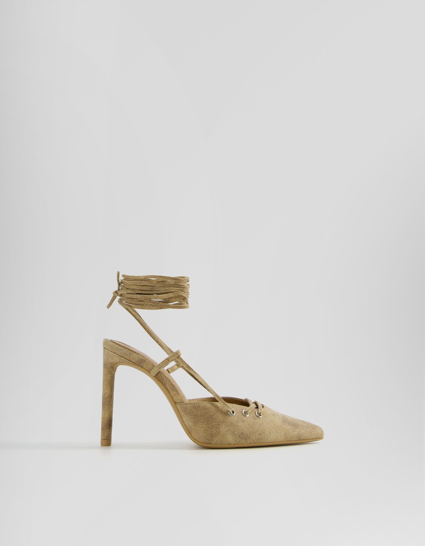 Sapatos tipo slingback de salto alto amarrados