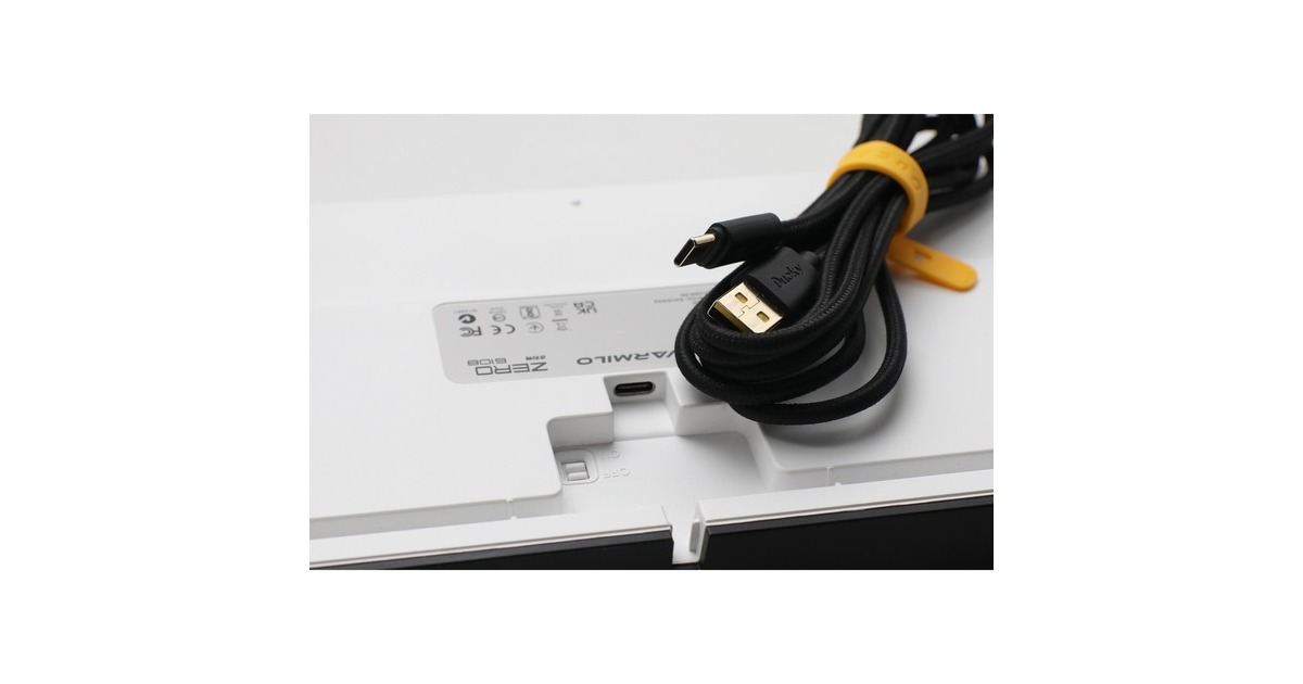 DuckyZero 6108 Classic Black, gaming toetsenbord  (Zwart/wit, US lay-out, Cherry MX2A Red, RGB leds, Double-shot PBT, hot swap, 2.4GHz | Bluetooth | USB-C)