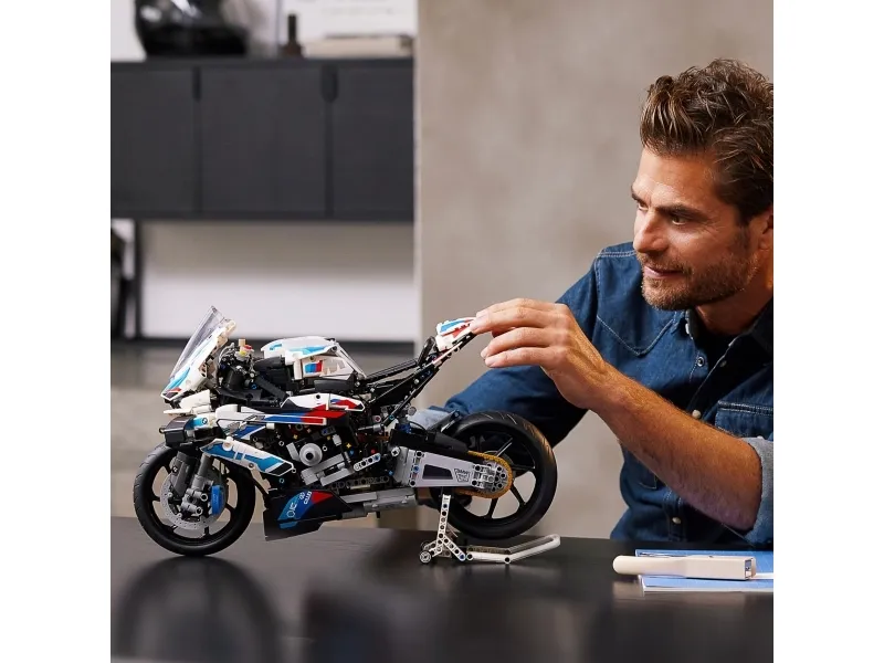 LEGO Technic 42130 BMW M 1000 RR