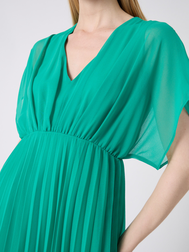 Robe courte plissée