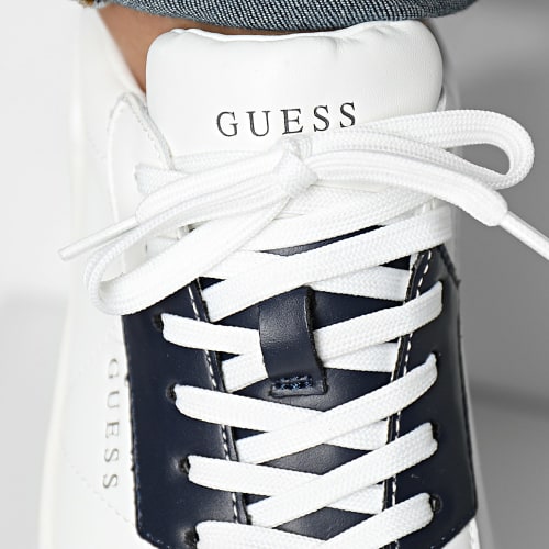 Baskets FM8PATLEA12 White Blue
