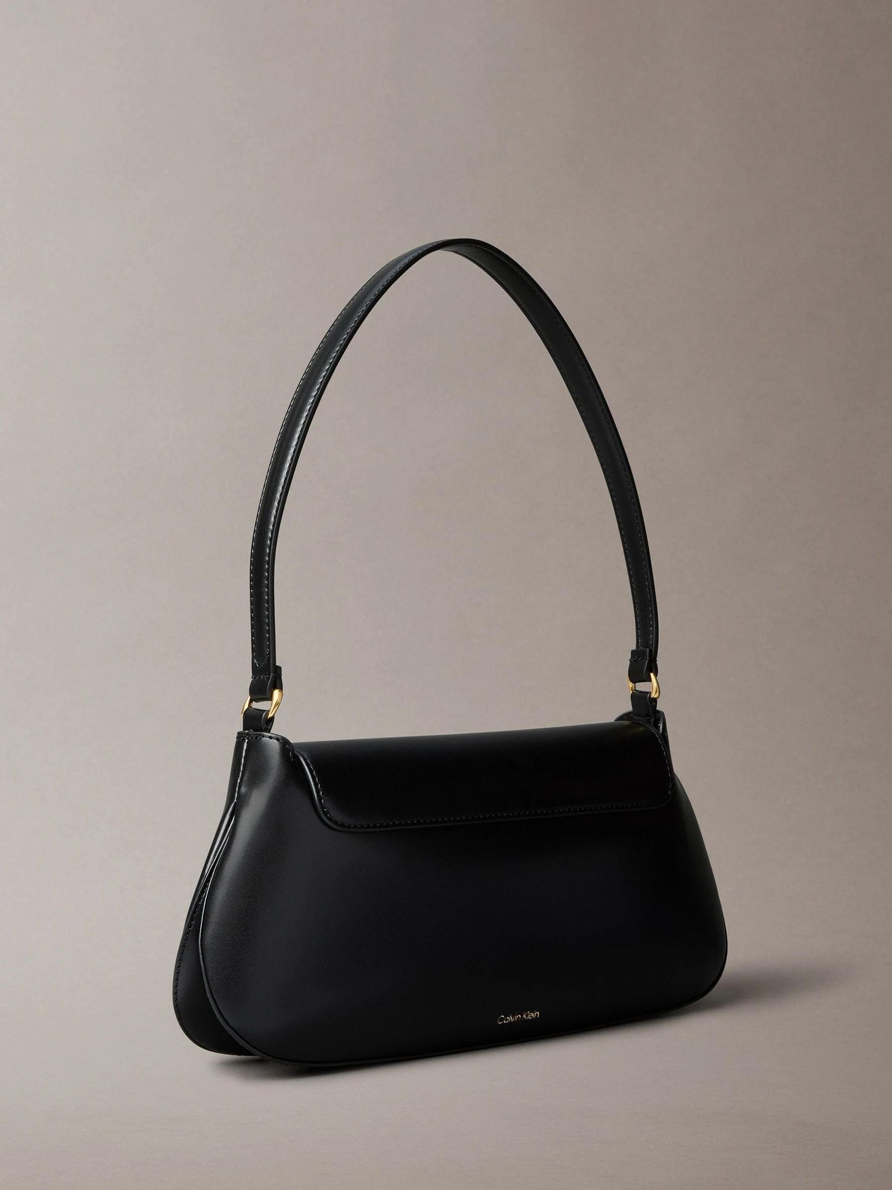 Zwart - Calvin Klein Top Flap Shoulder Bag