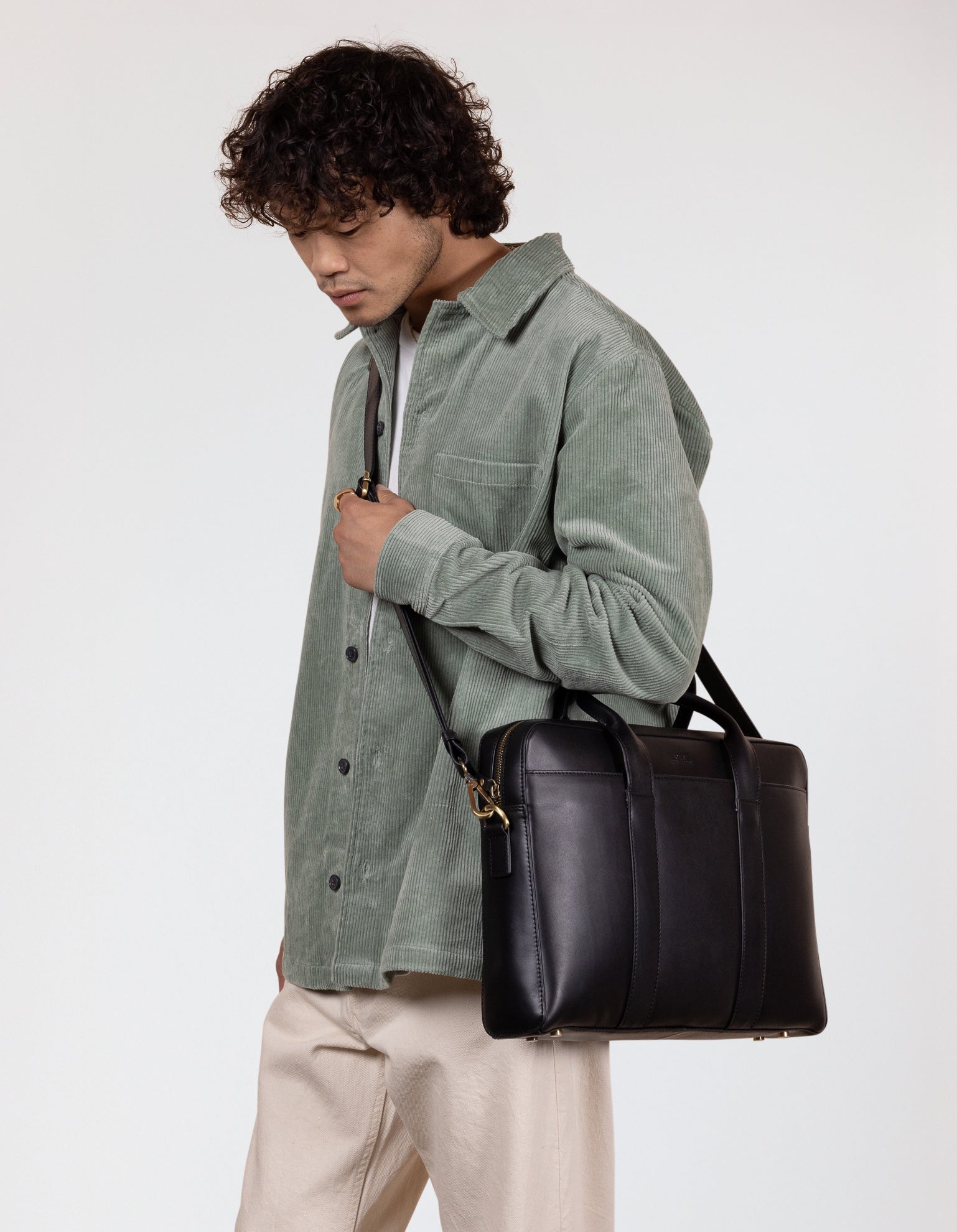 Harvey - Black Classic Leather