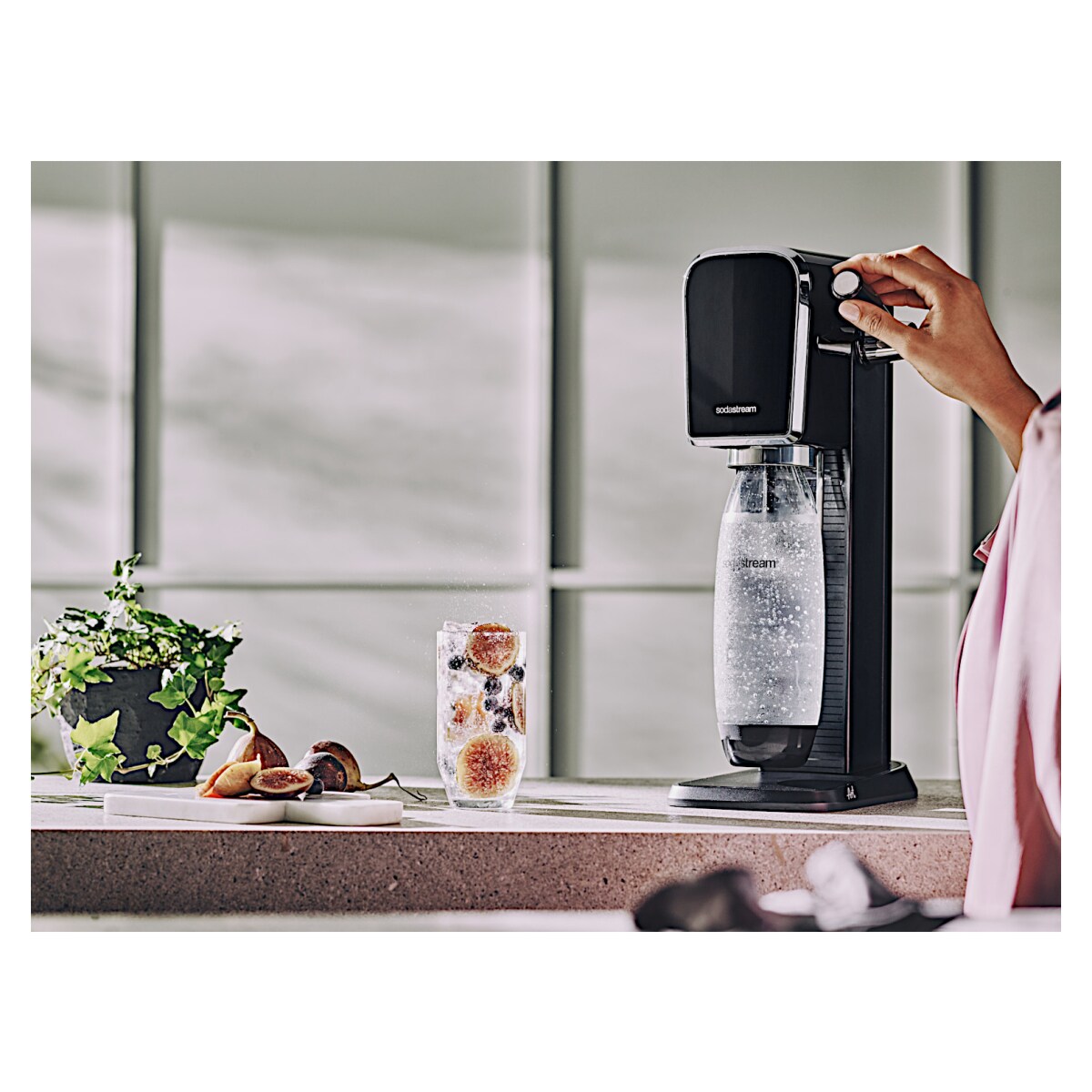 SodaStream Wassersprudler Art mit CO2-Zylinder und 1L spülmaschinenfeste Flasche