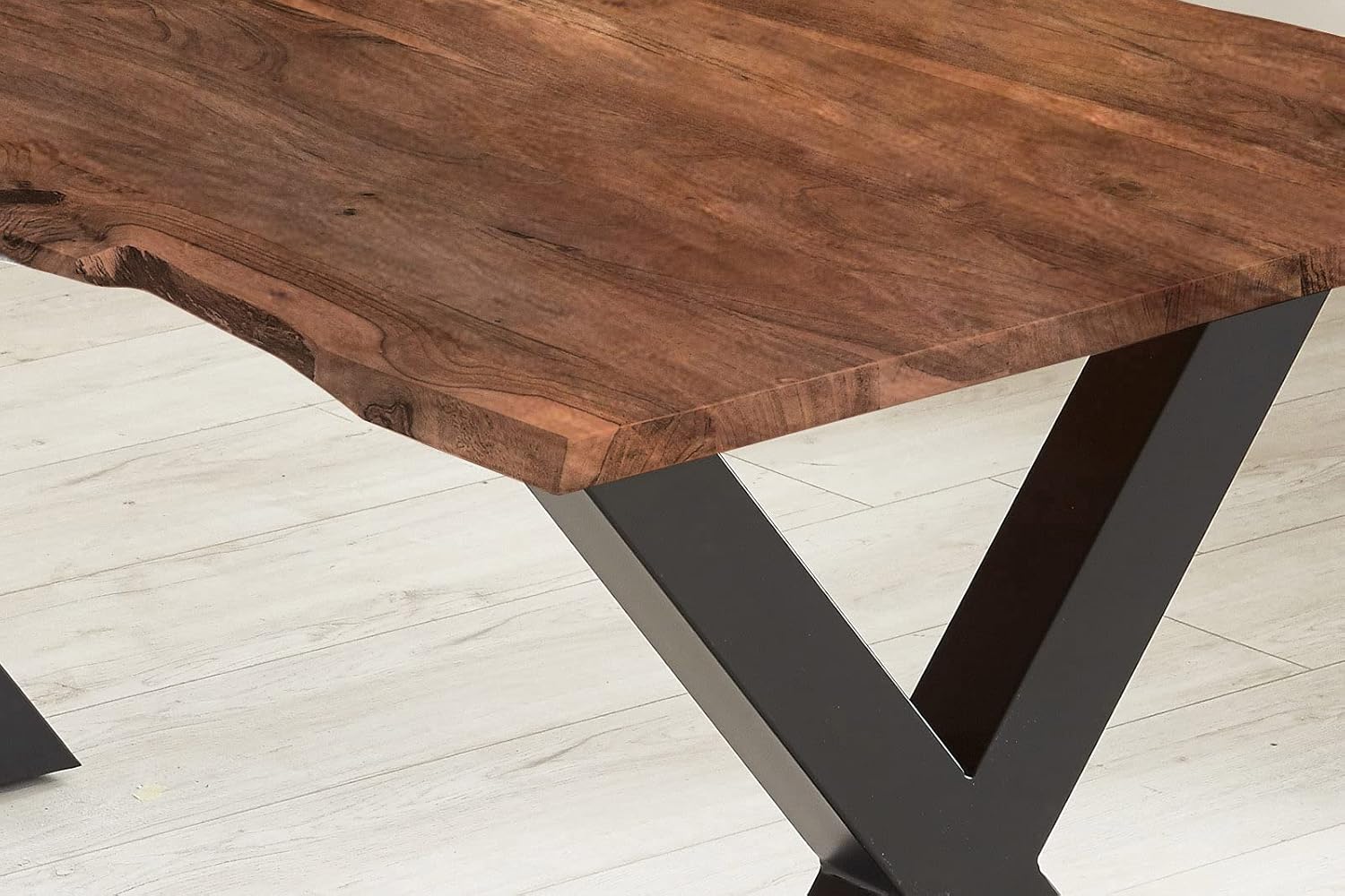 SAM Esstisch 120x80 cm Burgos, Akazienholz massiv + nussbaumfarben + lackiert, echte Baumkante, Baumkantentisch mit X-Gestell aus Metall schwarz, Tischplatte 26 mm