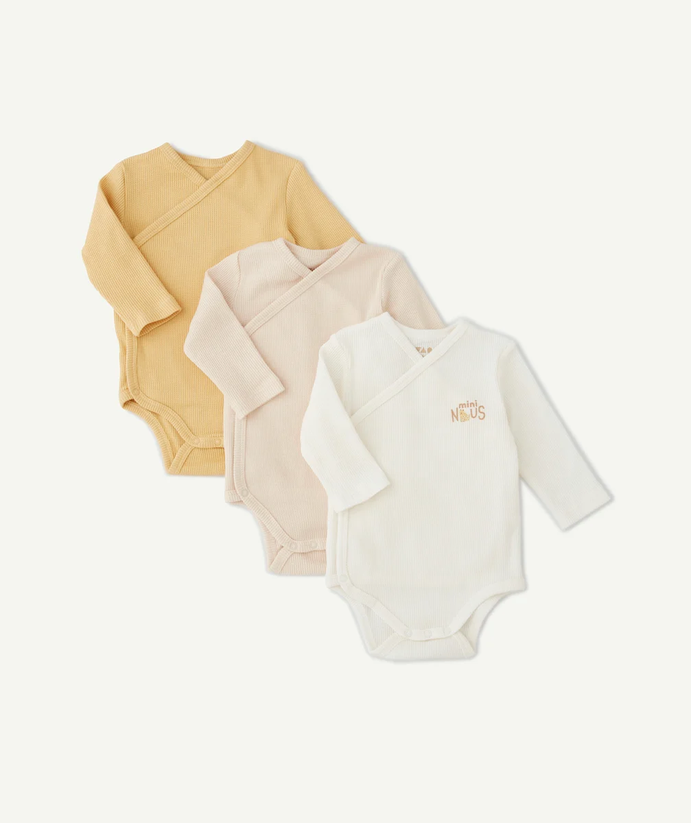 LOT DE 3 BODIES EN COTON BIOLOGIQUE NID D'ABELLE ET CACHE-COEUR