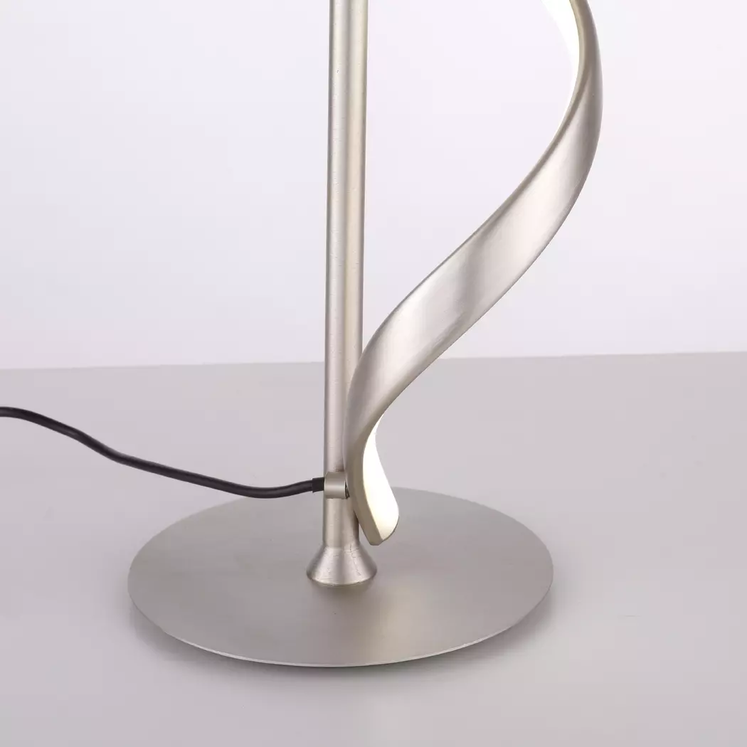 LED-Tischleuchte Q-Swing