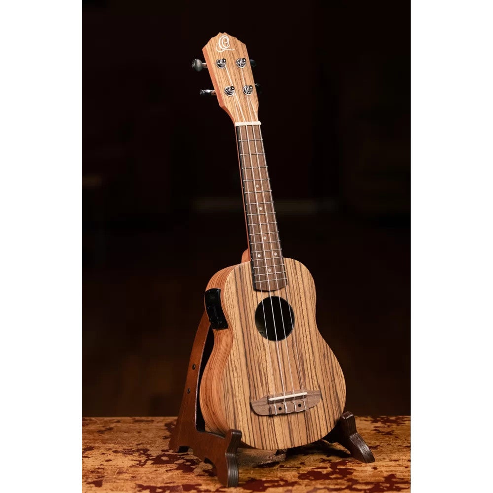 Ortega RFU10ZE Timber Series Natural E/A sopraan ukelele met gigbag