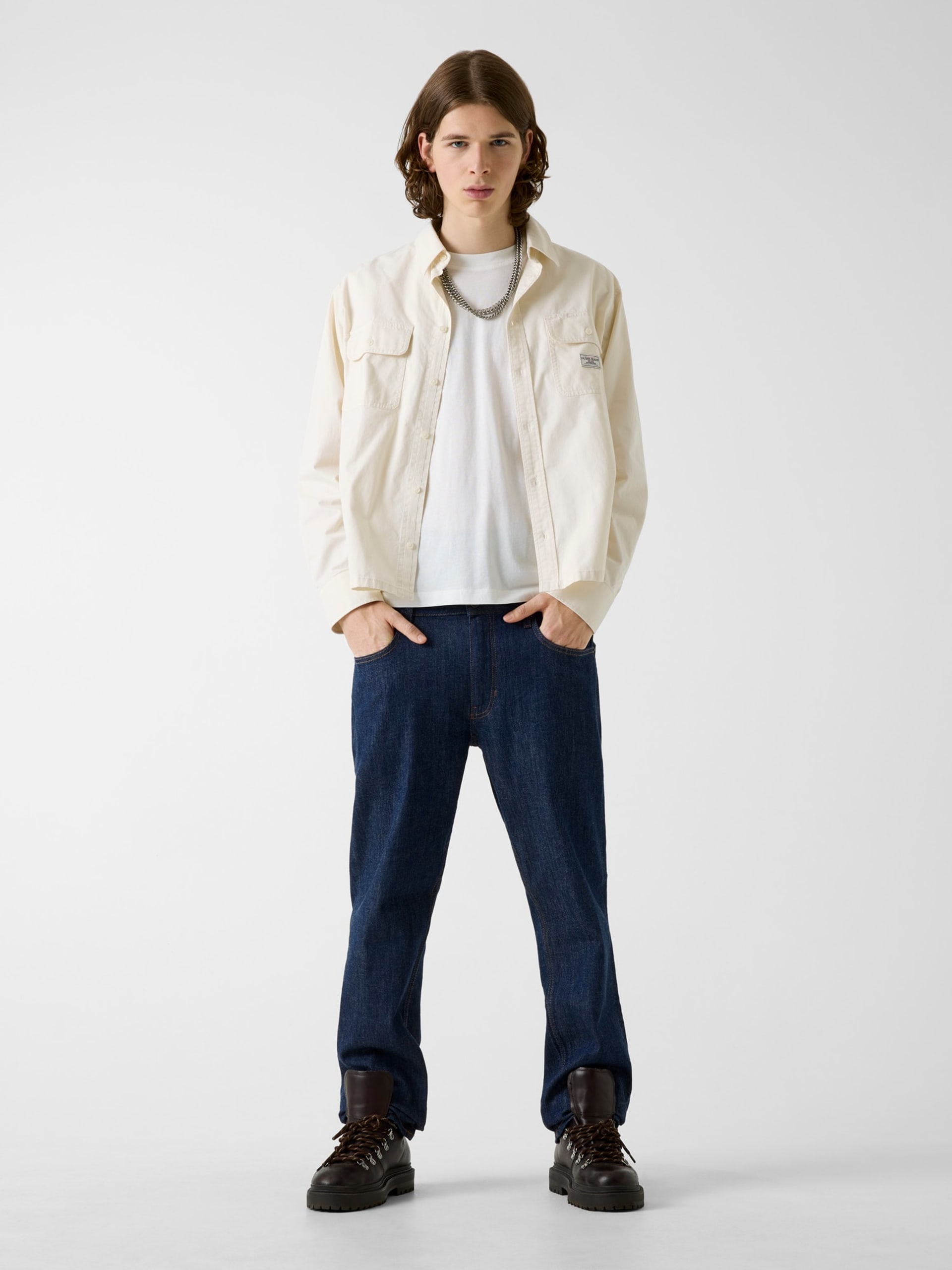 Camisa cropped quadrada com bolso