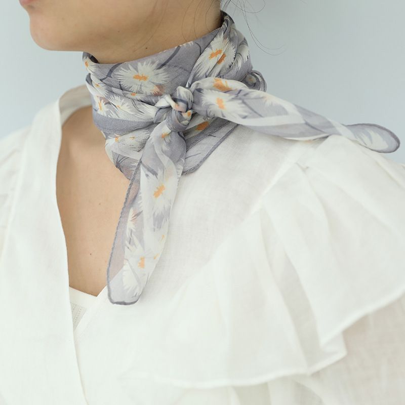 Frior - Sjaal met bloemenprint