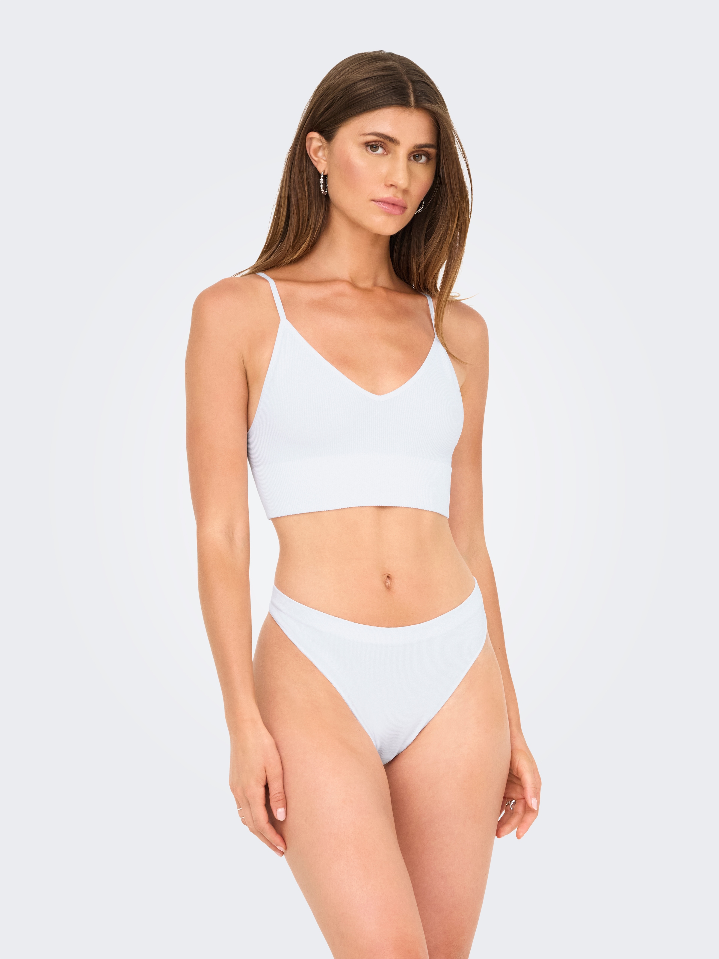 ONLY Bustier »ONLVICKY RIB S-L V-NECK 3-PACK TOP NOOS«, 3 Stk. figurbetont, modisch, Materialmix, Jersey, Spaghettiträger