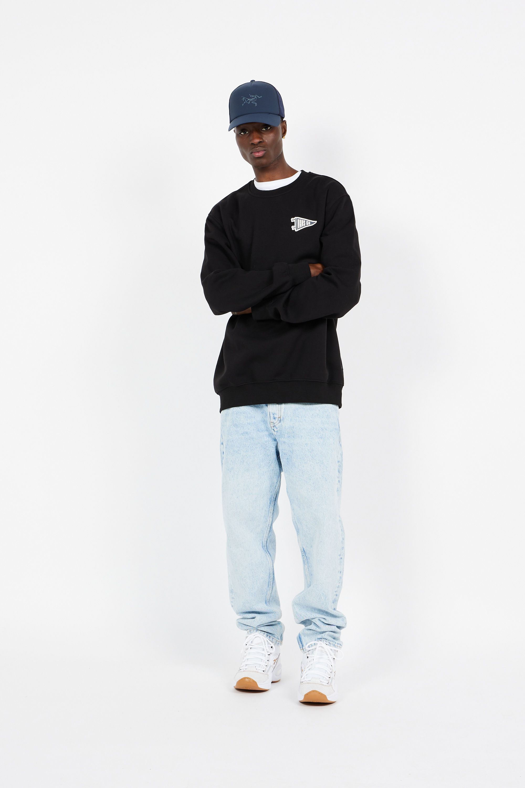 VANS Sweatshirt CAMP FLAG CREW Black Noir