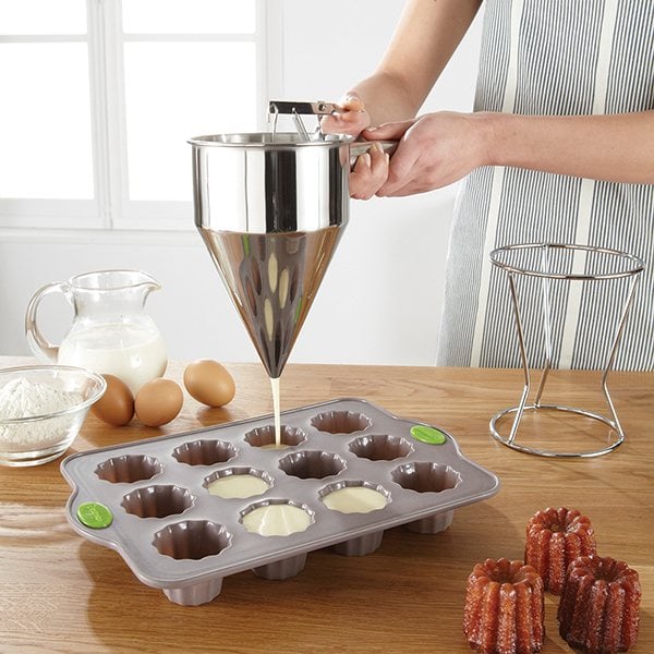 Lot Entonnoir à piston pro en inox et tapis de cuisson Mathon