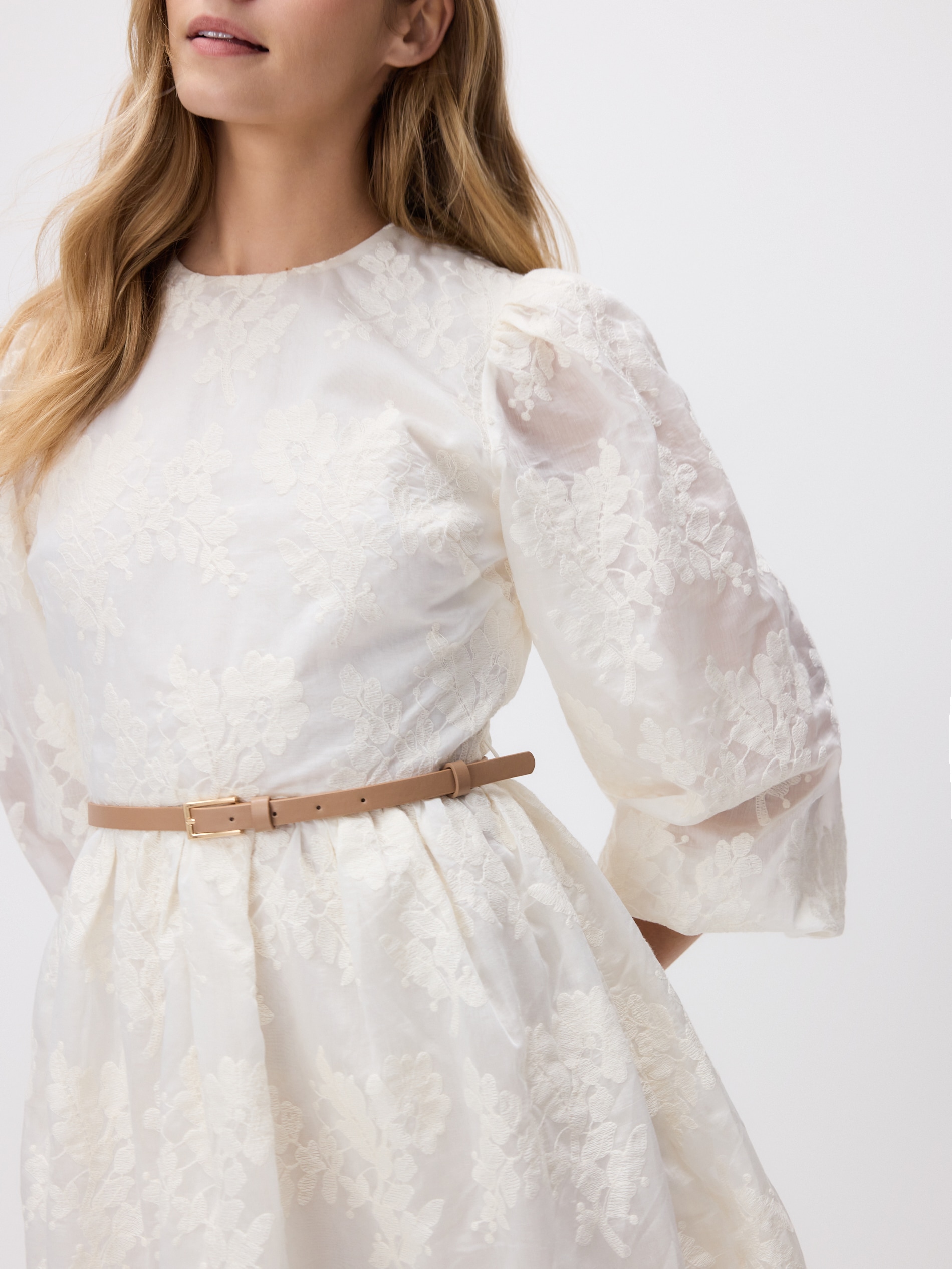 Minikleid mit Gürtel