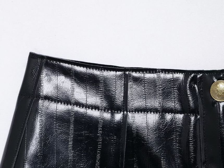 Avauntgardo - Hoge taille gestreepte mini A-lijn rok van imitatieleer met knoopjes