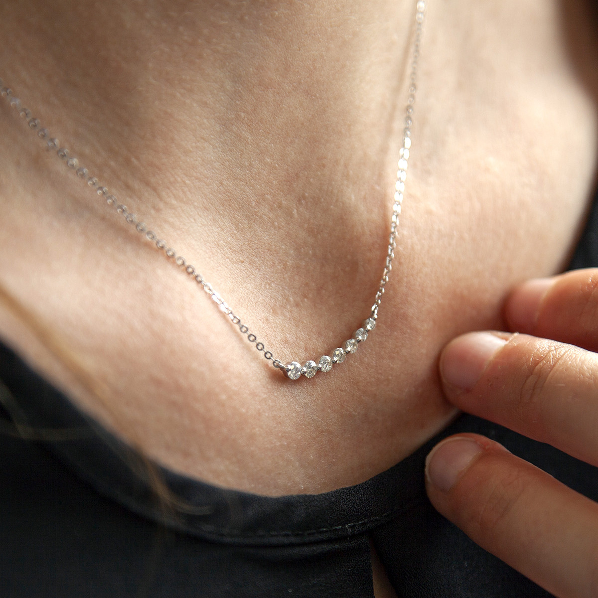 Collier d'occasion or 750 blanc et diamants 43 cm
