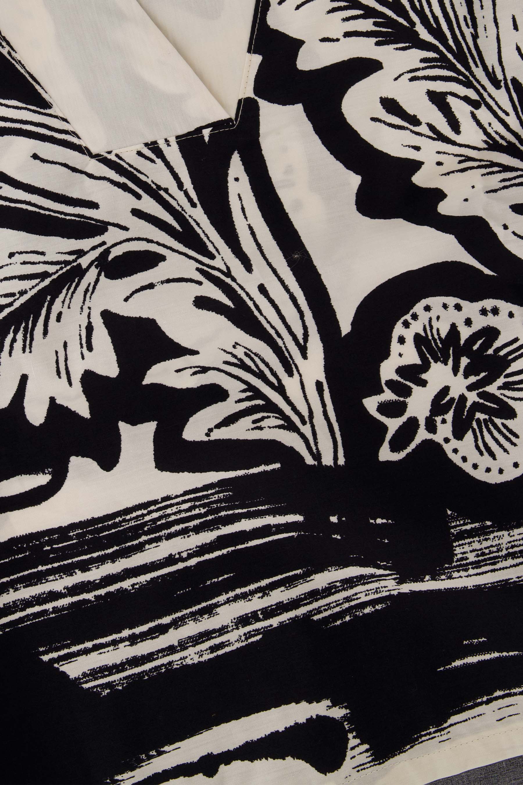 V hals woven top borderprint
