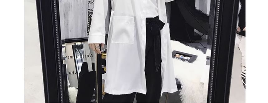 Bjorn - Lange trenchcoat met capuchon en strikceintuur en tekstprint